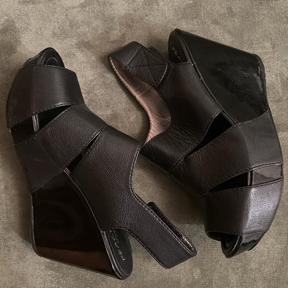 Kenneth Cole Reaction, Black Leather, Size 8.5 - Picture 4 of 11